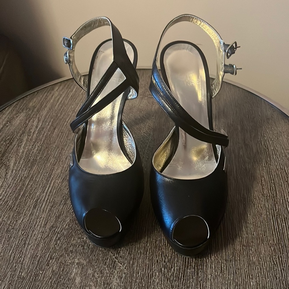 GF Ferre shoes - Picture 1 of 4